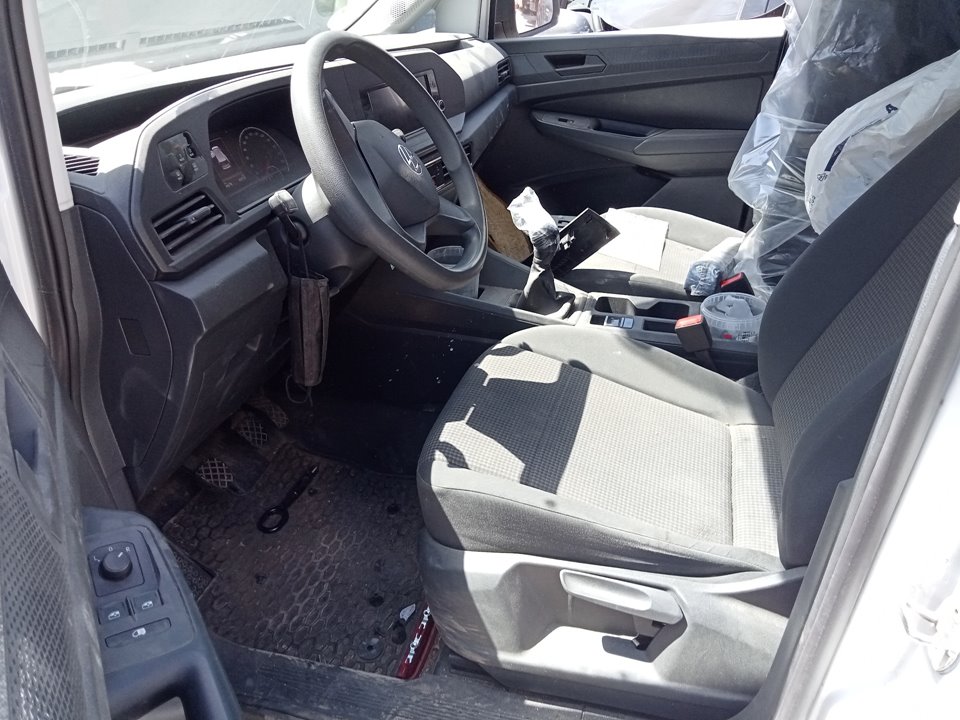 VOLKSWAGEN Caddy 4 generation (2015-2020) Front Left Door Lock 5TB837015C 24458416