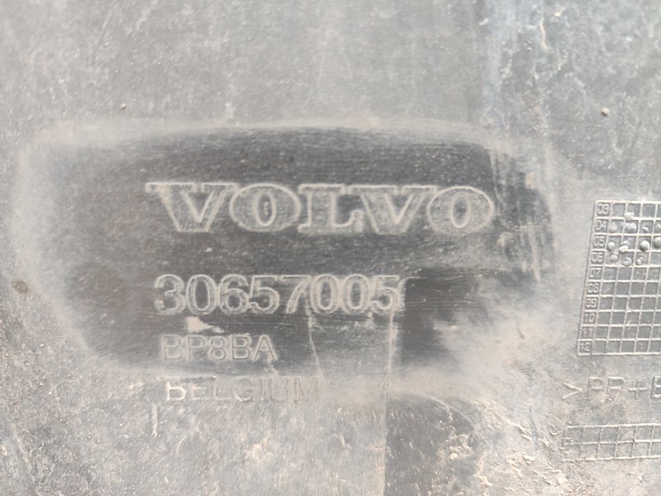 VOLVO V50 1 generation (2003-2012) Бампер передний 30657005 22639464