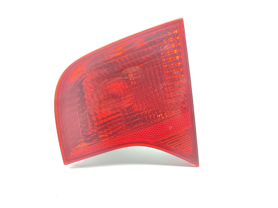 AUDI A4 B7/8E (2004-2008) Rear Right Taillight Lamp 8E5945094A 25017373