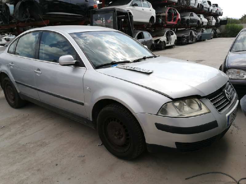 VOLKSWAGEN Passat B5 (1996-2005) Üzemanyag-befecskendező 038130073AR 21939947