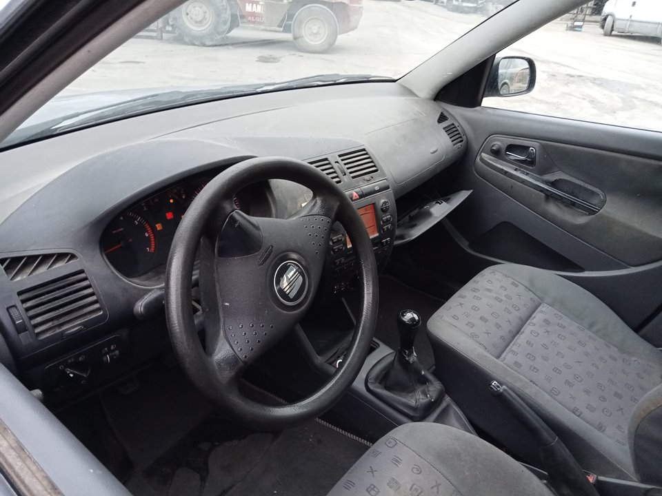 SEAT Ibiza 2 generation (1993-2002) Замок передней левой двери 6K4837015D 25045910