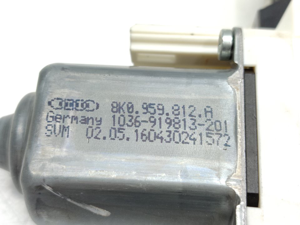 AUDI Q3 8U (2011-2020) Маторчик стеклоподъемника задней правой двери 8K0959812A 25020335