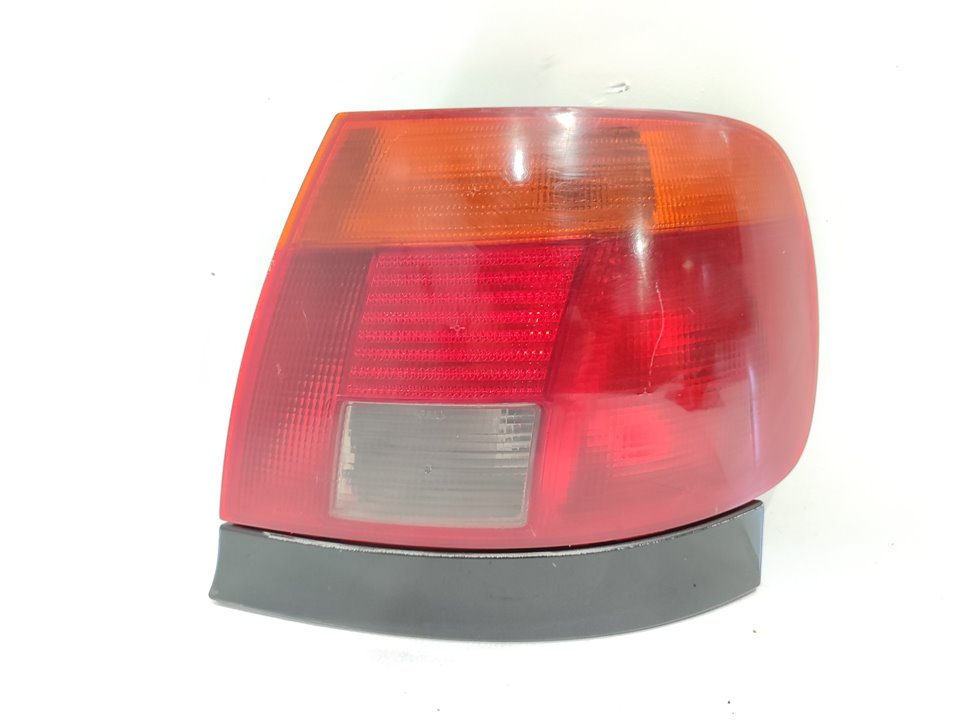 AUDI A4 B5/8D (1994-2001) Aizmugurējais labais lukturis 25028991