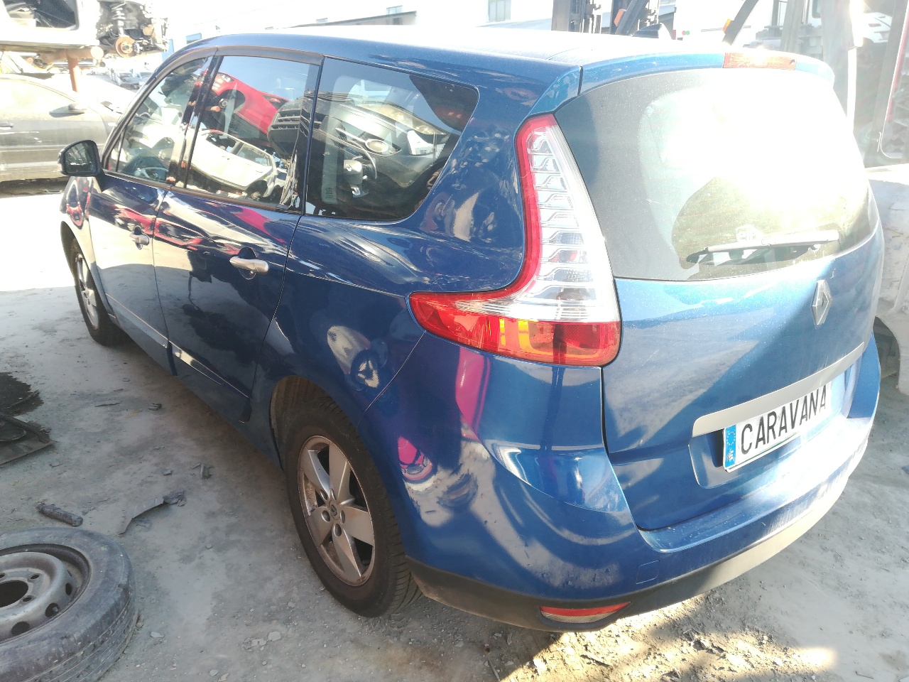 RENAULT Scenic 3 generation (2009-2015) Aripa stânga față 631017581R 22639504