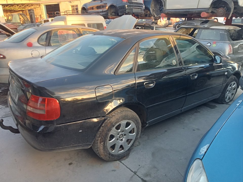 AUDI A4 B5/8D (1994-2001) Centrallås Vakuumpumpe 8L0862257K 25024774