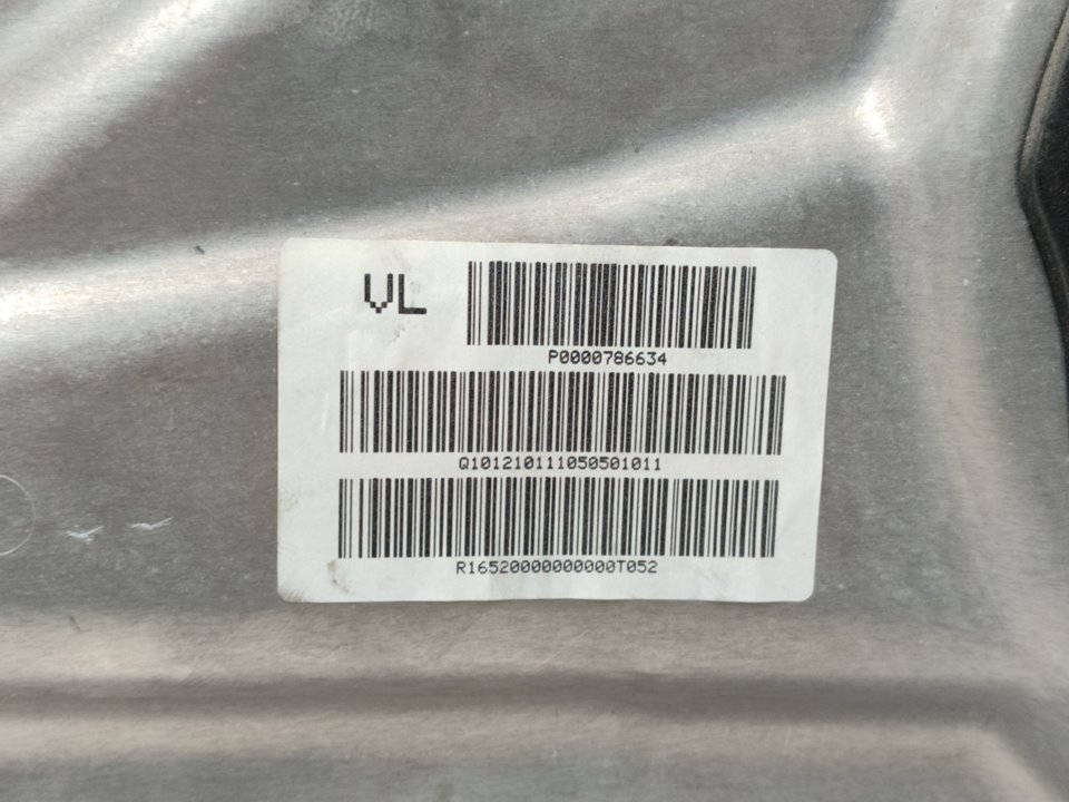 MERCEDES-BENZ C-Class W204/S204/C204 (2004-2015) Priekšējo kreiso durvju logu pacēlājs A2047200579 25036648