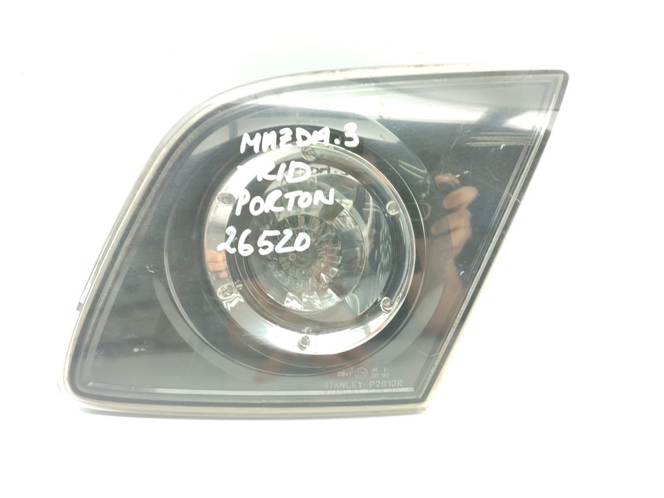 MAZDA 3 BK (2003-2009) Bakre höger bakljuslampa P2913R 23778615