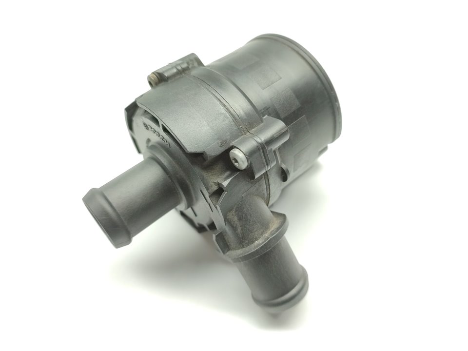 VOLKSWAGEN Golf 7 generation (2012-2024) Vattenpump 5G0965567 26855849