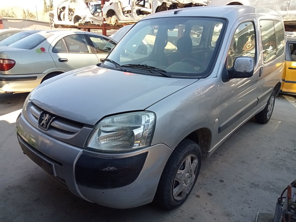 PEUGEOT Partner 1 generation (1996-2012) Крыло переднее правое 7841Q1 23988922