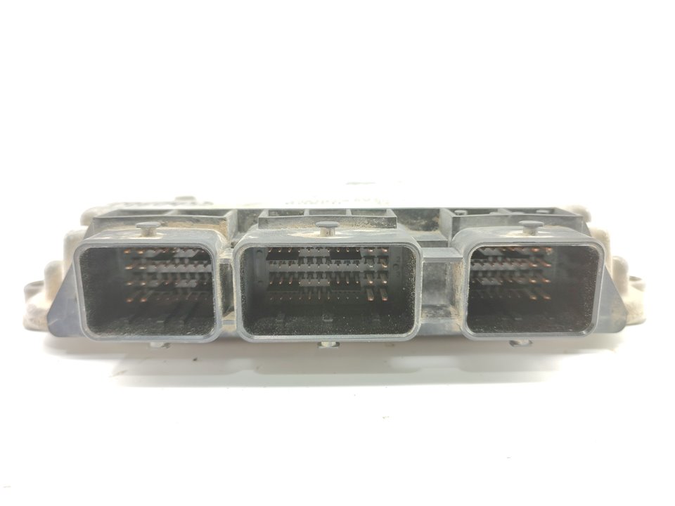 FORD Focus 2 generation (2004-2011) Moottorin ohjausyksikkö ECU 0281011701 21818612