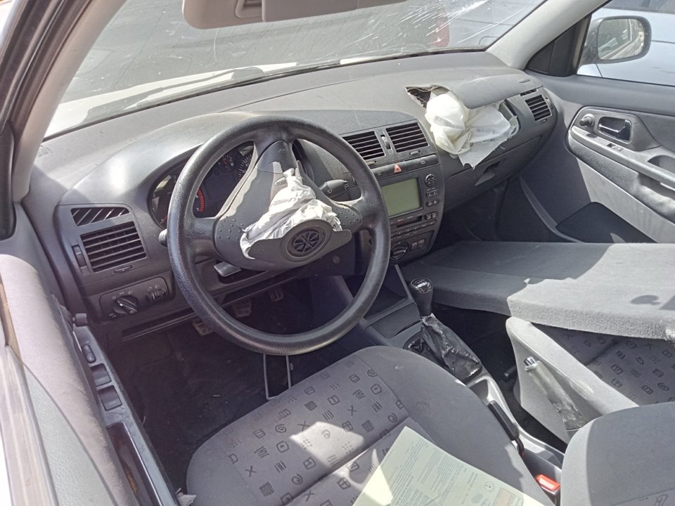 SEAT Ibiza 2 generation (1993-2002) Priekšējo labo durvju slēdzene 6K3837016D 23804999