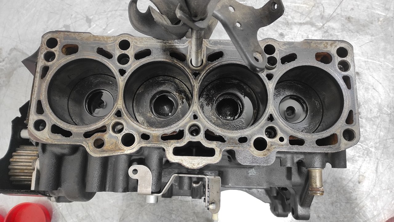 SEAT Leon 2 generation (2005-2012) Engine Block BKD 18946040