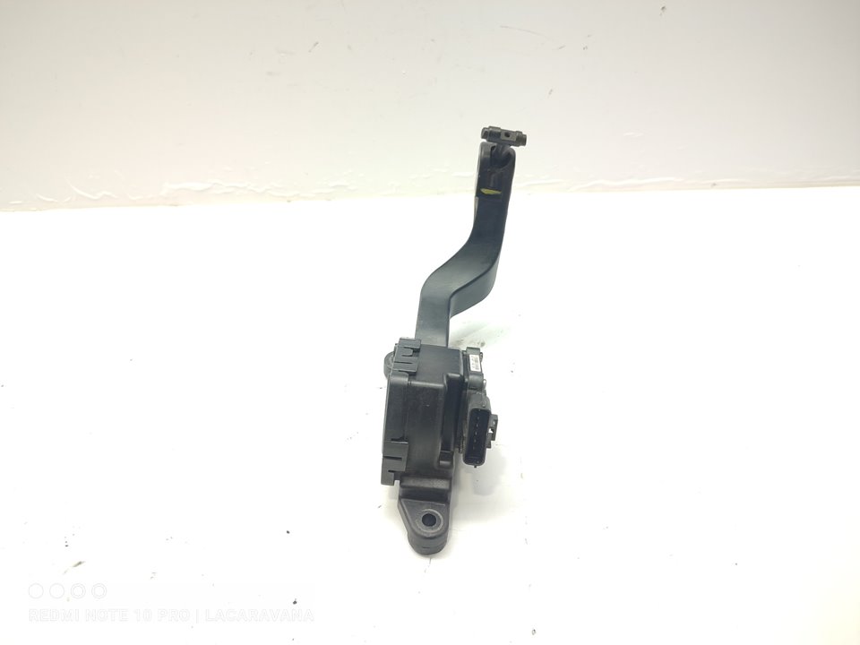 HYUNDAI ix35 1 generation (2009-2015) Throttle Pedal 327002S000 25927168