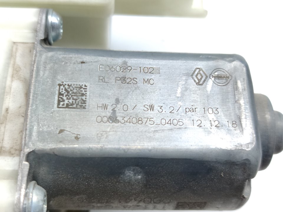 NISSAN Qashqai 2 generation (2013-2023) Aizmugurējo kreiso durvju logu pacēlājs 82701HV00C 18836549