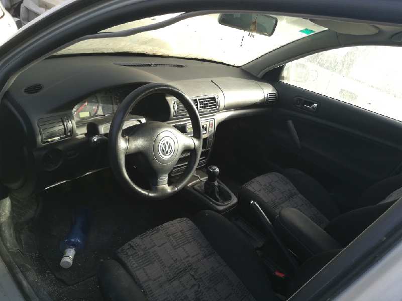 VOLKSWAGEN Passat B5 (1996-2005) Citau veidu vadības bloki 8E0919051A 21831203