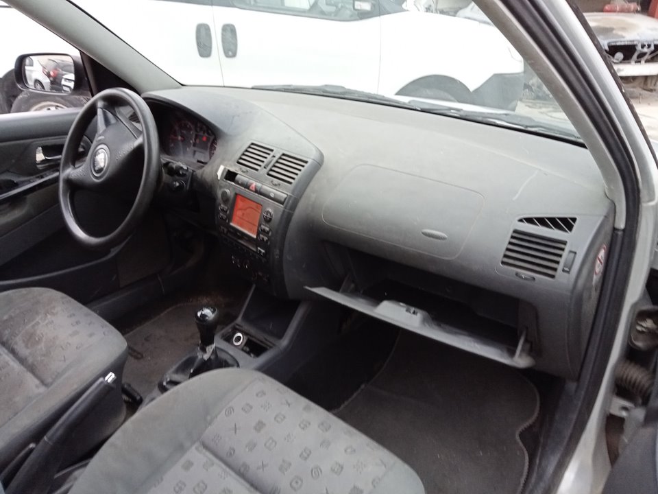 SEAT Ibiza 2 generation (1993-2002) Замок передней левой двери 6K4837015D 25045910