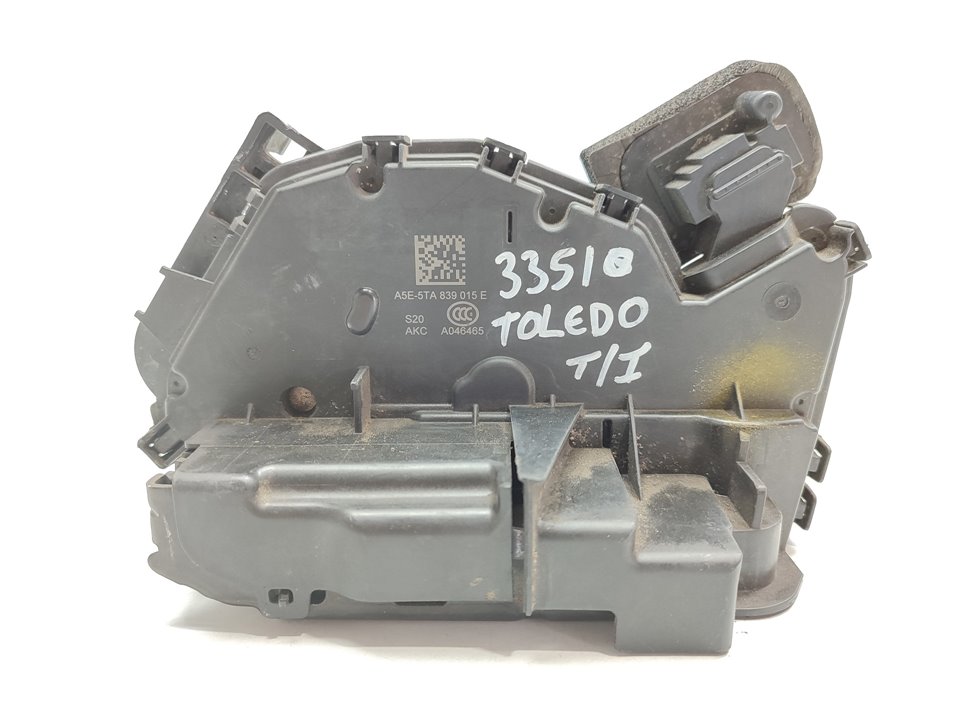 SEAT Toledo 4 generation (2012-2020) Bakre vänstra dörrlås 5TA839015E 24454970