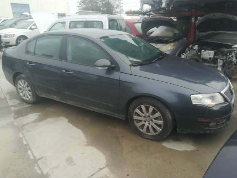 VOLKSWAGEN Passat B6 (2005-2010) Aizmugurējo labo durvju loga pacelšanas slēdzis 1K0959704F 25023769