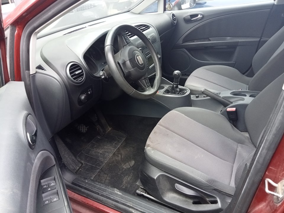 SEAT Leon 2 generation (2005-2012) Преден ляв калник 1P0821021A 25020487