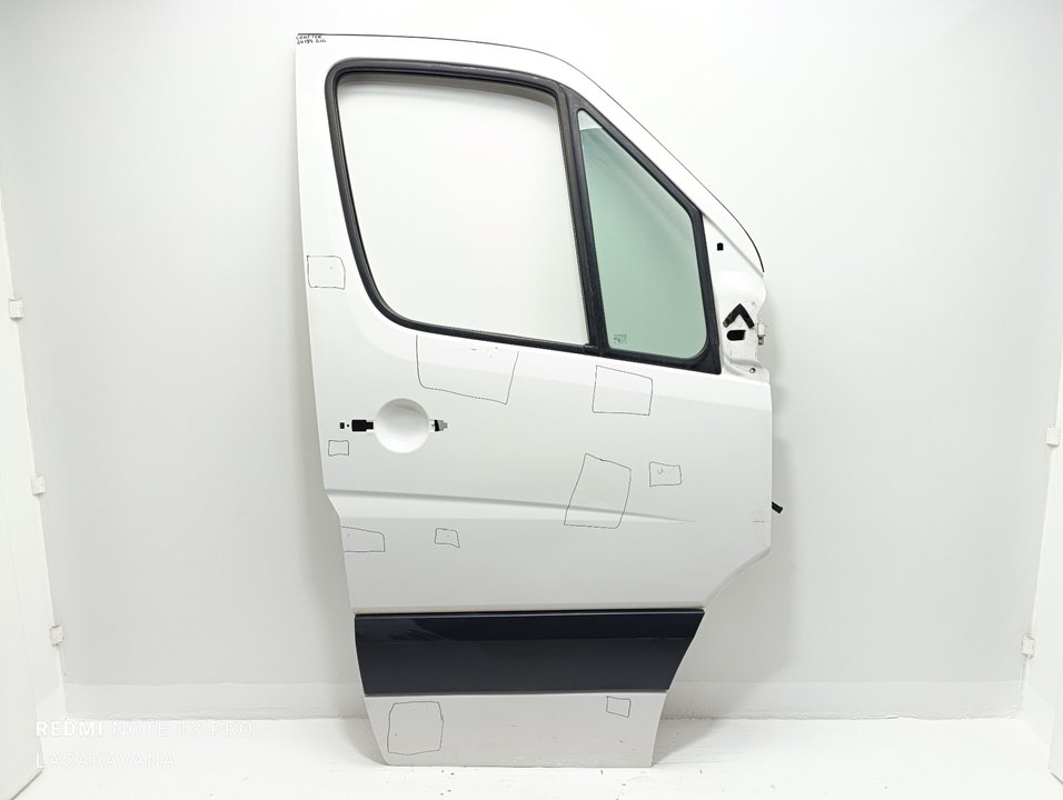 VOLKSWAGEN Crafter 1 generation (2006-2016) Front Right Door 2E0831052 26650338