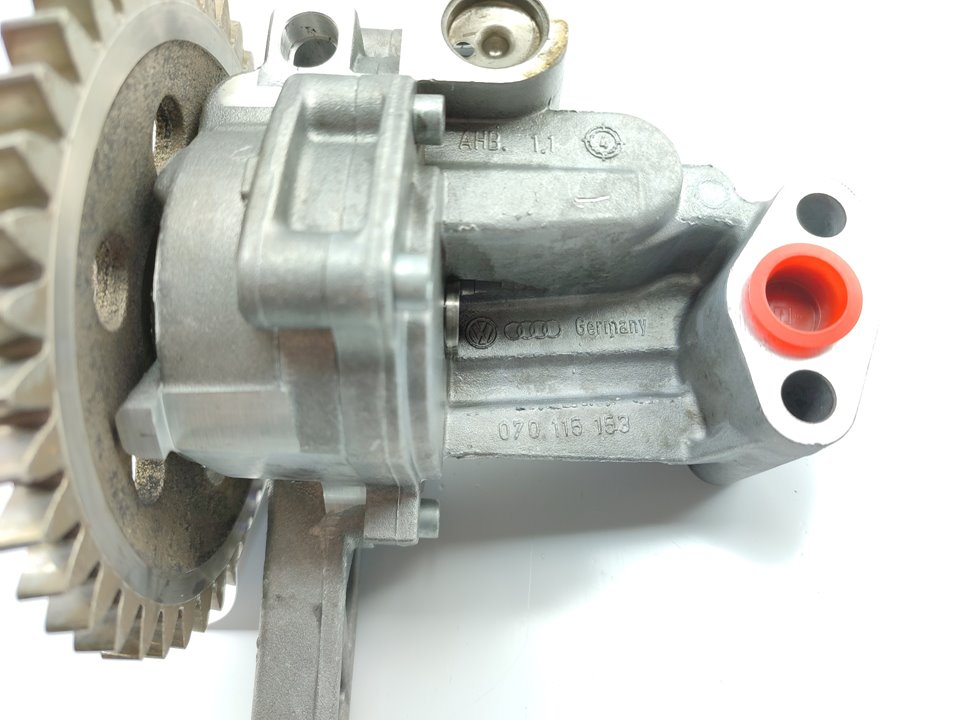 VOLKSWAGEN Touareg 1 generation (2002-2010) Oil Pump 070115153 24390531