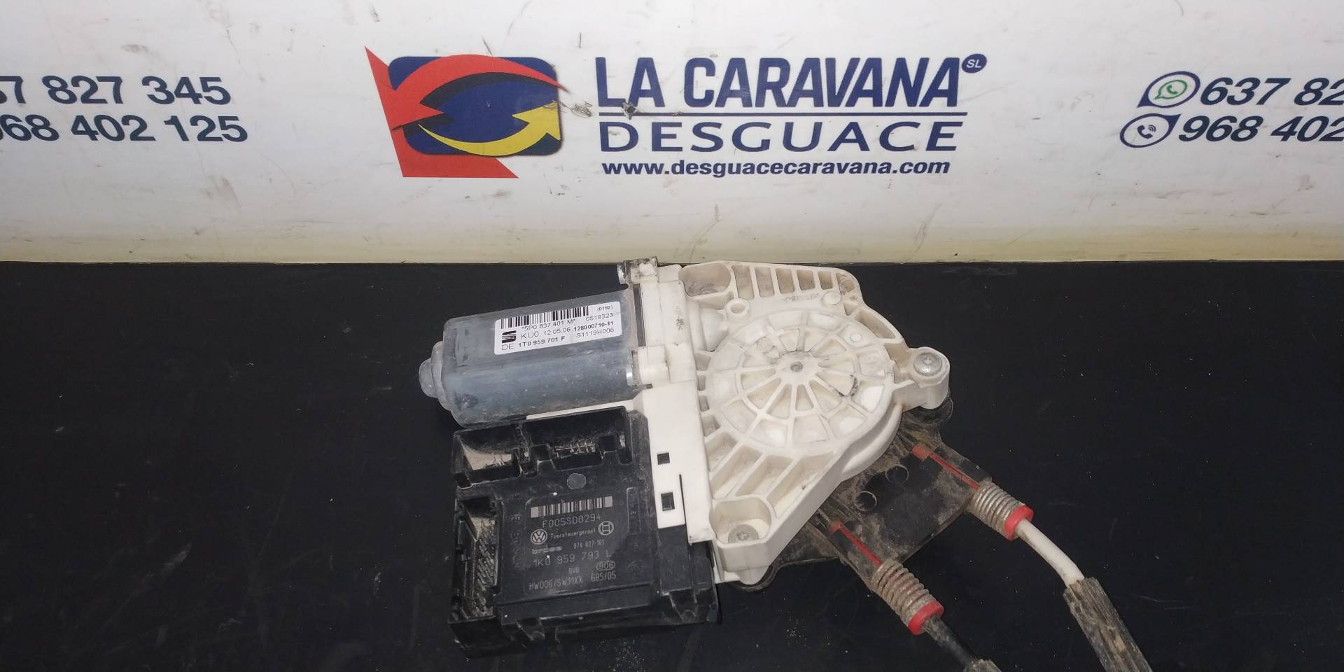 SEAT Toledo 3 generation (2004-2010) Regulator de geam ușă stânga față 5P0837401M 18814527