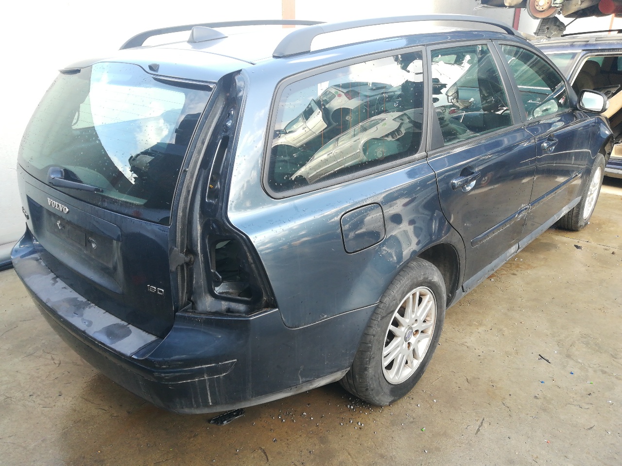 VOLVO V50 1 generation (2003-2012) Бампер передний 30657005 22639464