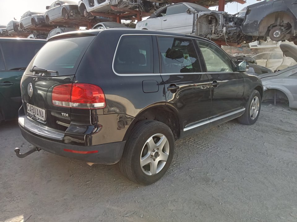 VOLKSWAGEN Touareg 1 generation (2002-2010) Pompă de ulei 070115153 24390531