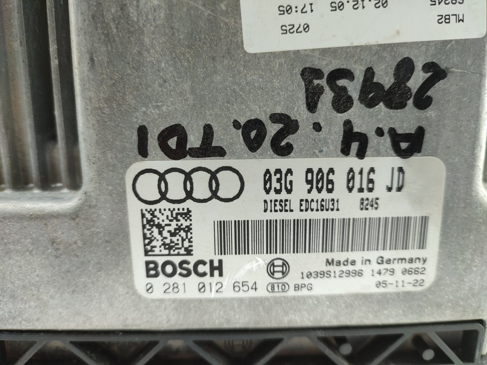 AUDI A4 B7/8E (2004-2008) Moottorin ohjausyksikkö ECU 0281012654 18947598