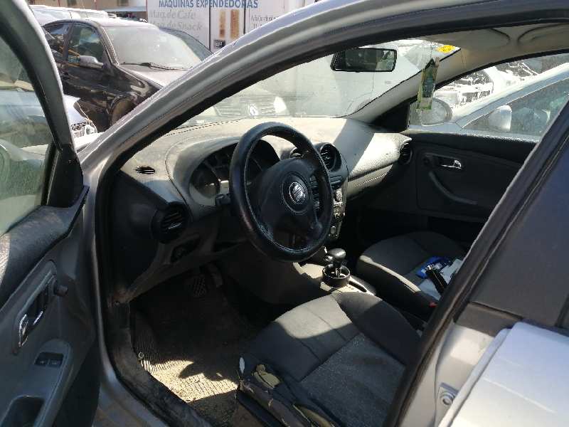 SEAT Leon 1 generation (1999-2005) Front Right Door Window Control Motor 6Q2959801A 23804608