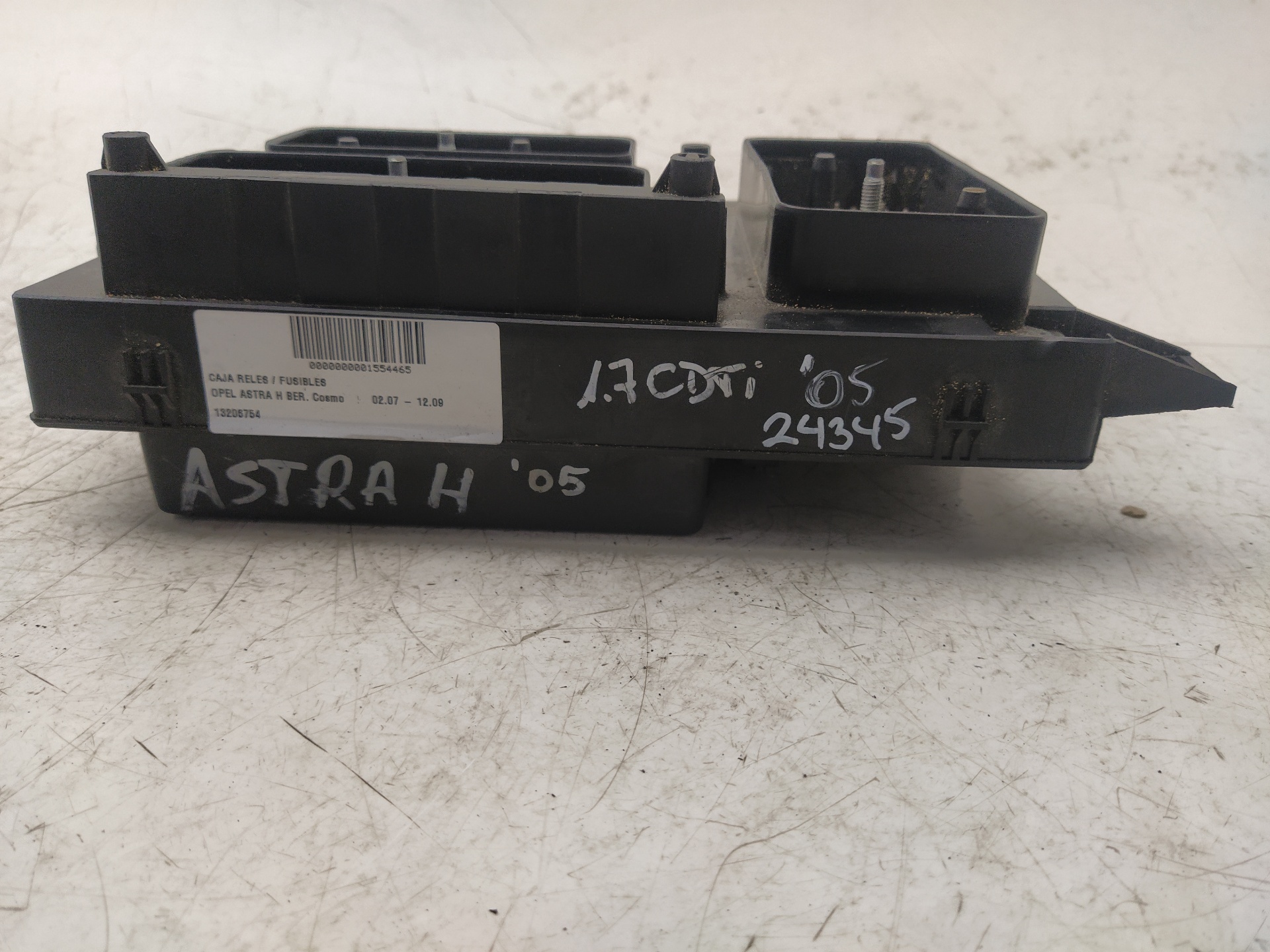 OPEL Astra J (2009-2020) Fuse Box 13206754, 5DK00866838 18486534