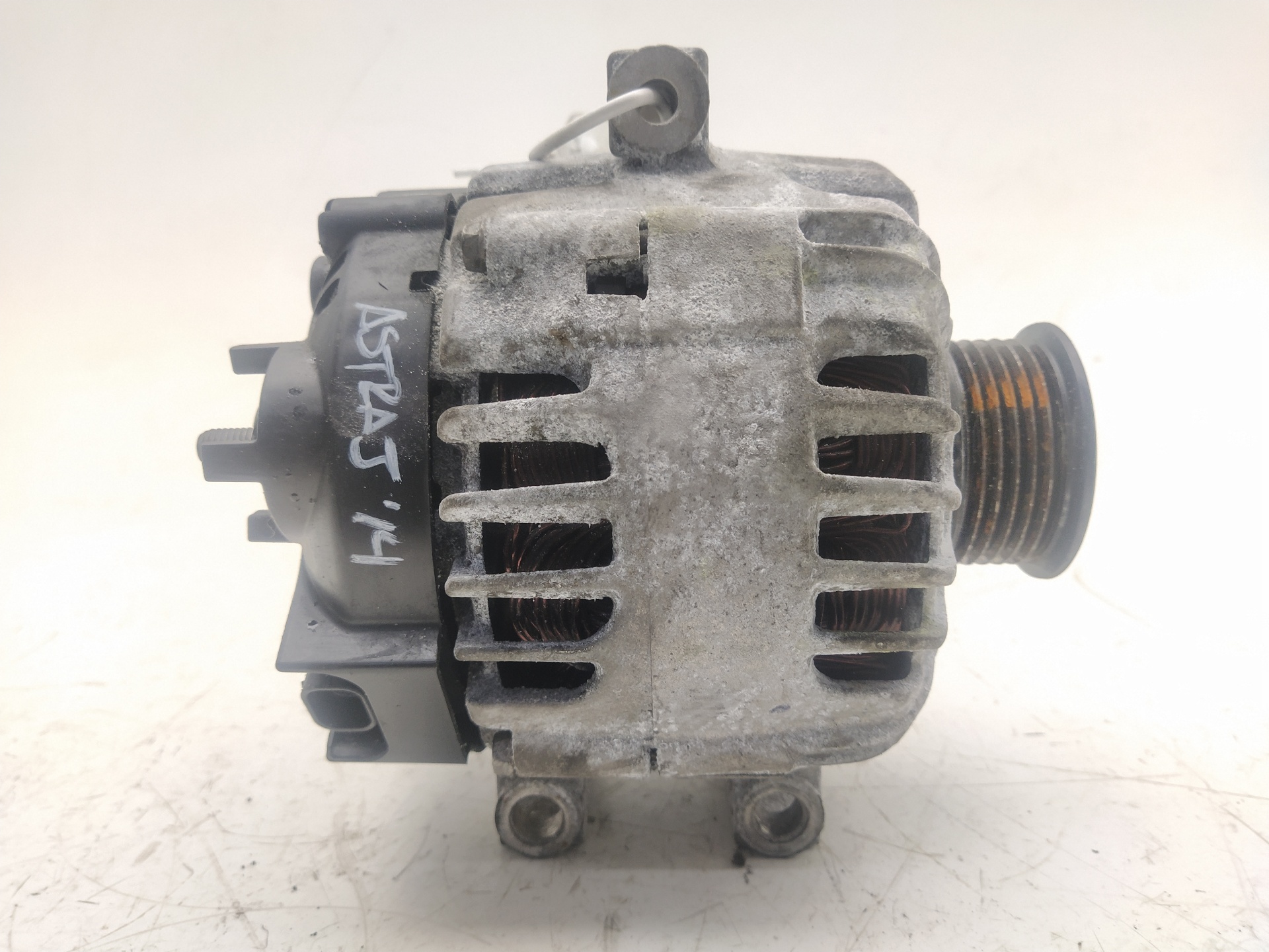 OPEL Astra J (2009-2020) Alternator 13586366, 2618063A 21121812