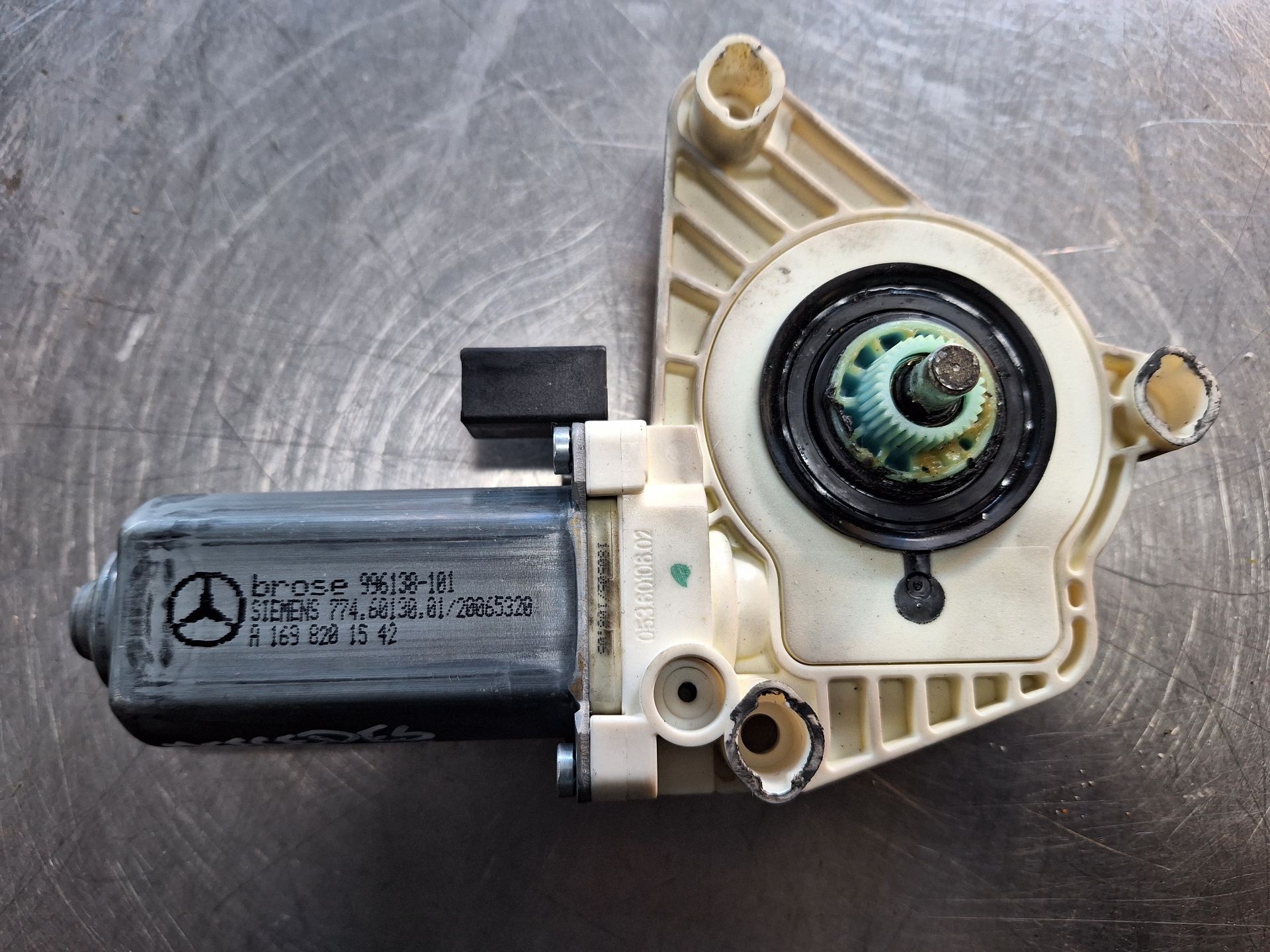 MERCEDES-BENZ A-Class W169 (2004-2012) Front Left Door Window Regulator Motor A1698201542 23721815