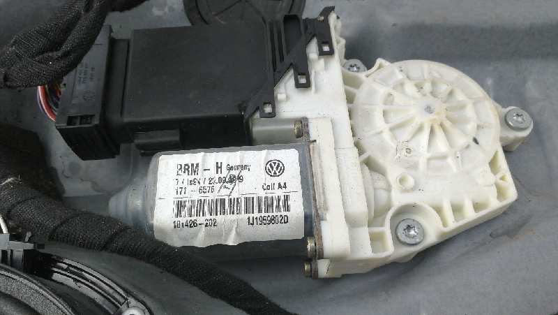 VOLKSWAGEN Bora 1 generation (1998-2005) Front Right Door Window Regulator 1J4837462H, 1J4837759F, 119693109 18442956