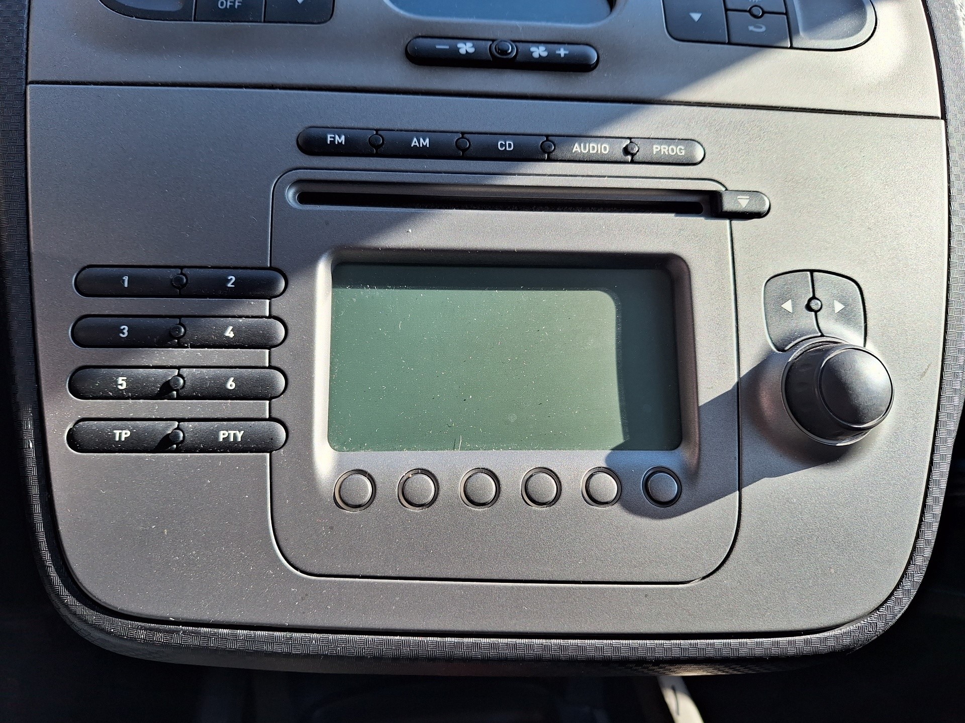 SEAT Toledo 3 generation (2004-2010) Muzikos grotuvas be navigacijos 5P1035186B 23840494