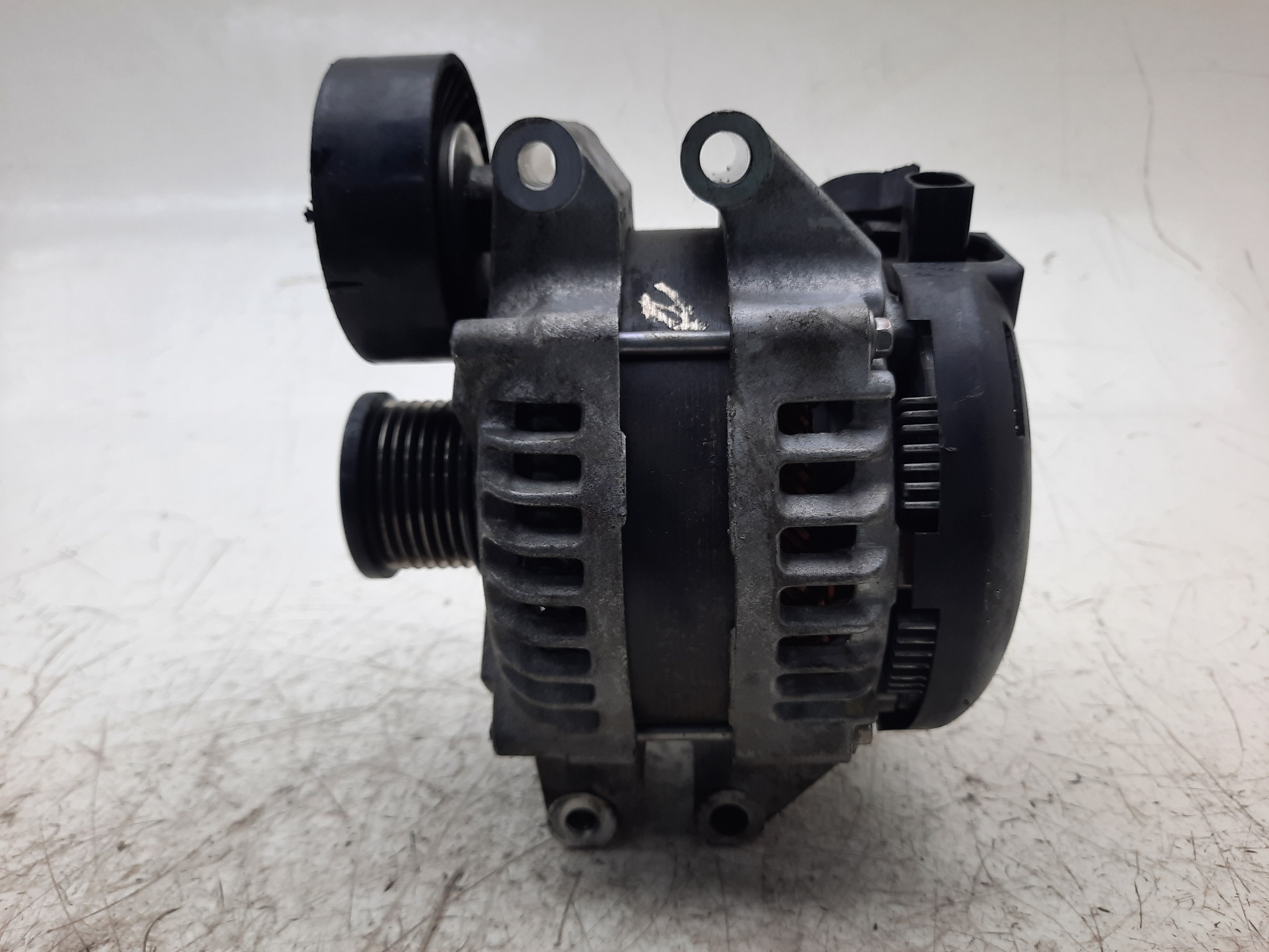 BMW 3 Series E90/E91/E92/E93 (2004-2013) Alternator 755046802, 1042106021 18588903