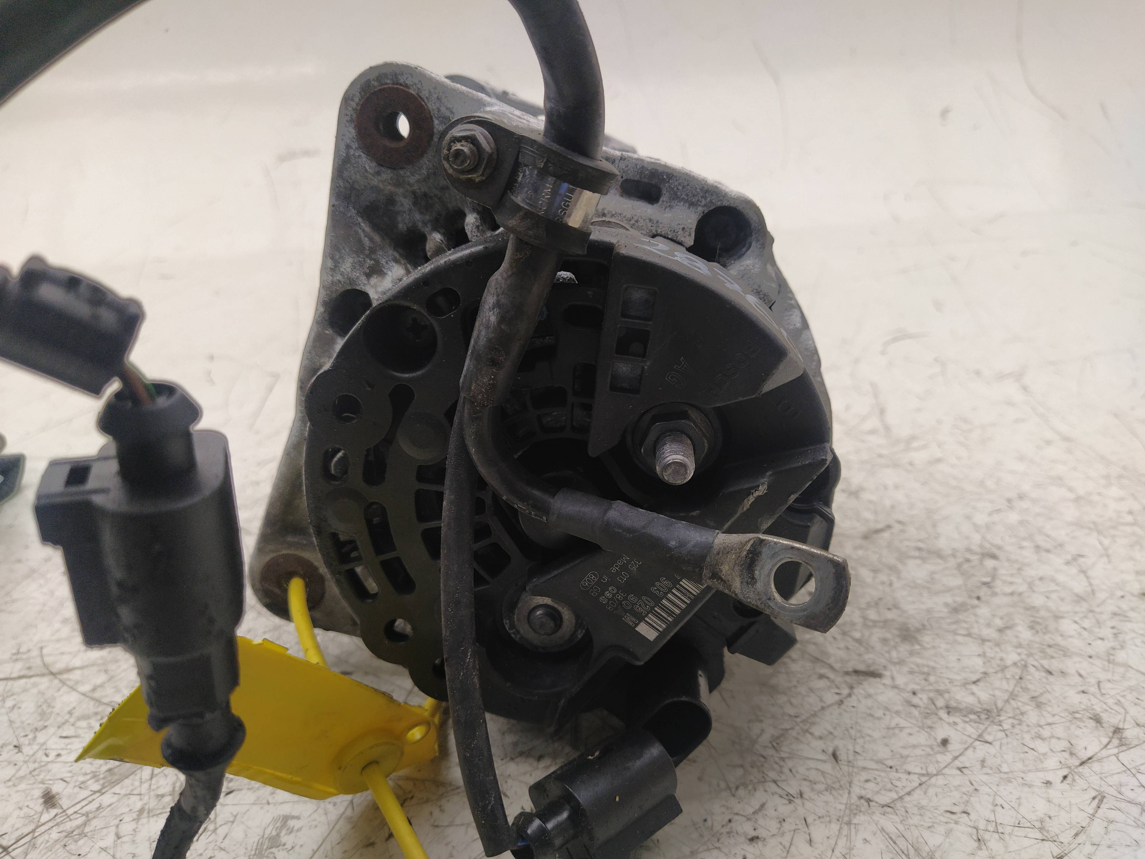 SEAT Cordoba 2 generation (1999-2009) Alternator 037903025M 18592637