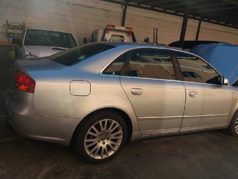 AUDI A4 B6/8E (2000-2005) Ușa spate dreapta 8E0833052J 18411384