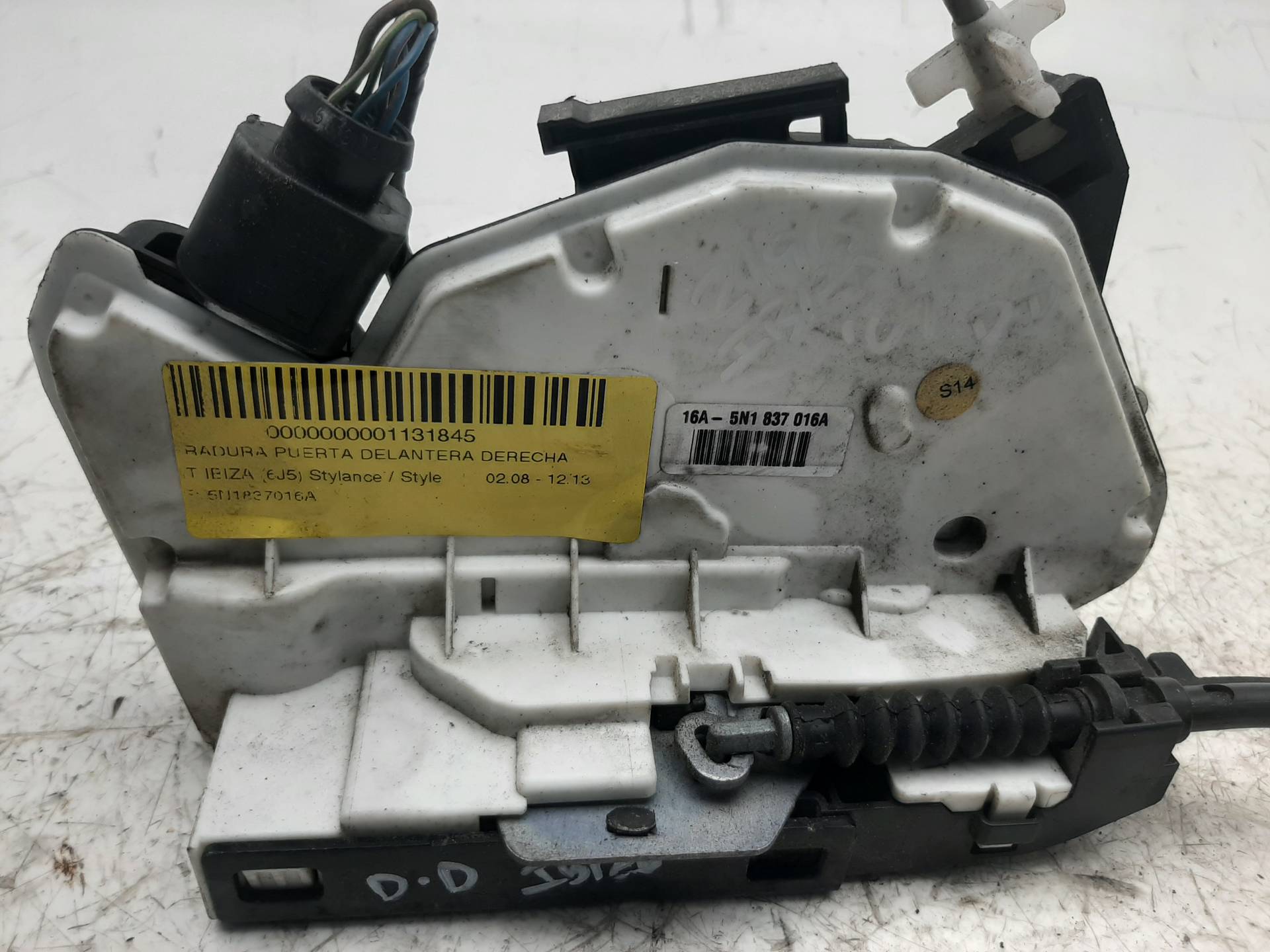 SEAT Ibiza 4 generation (2008-2017) Front Right Door Lock 5N1837016A 18420772