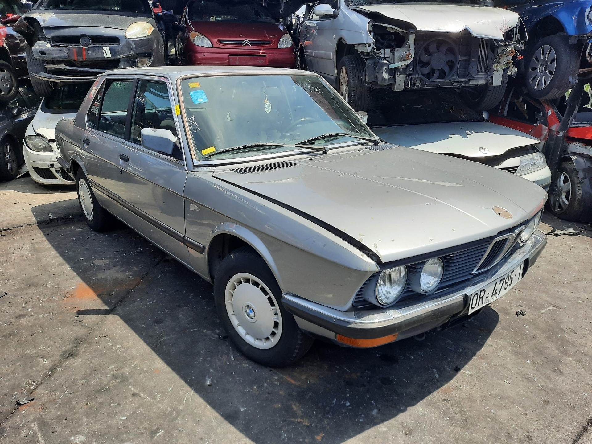 BMW 5 Series E28 (1981-1988) Galinis dangtis 41621959569 24020009