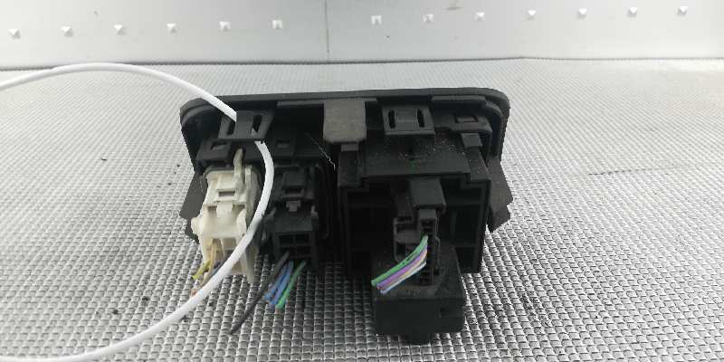 INFINITI Megane 2 generation (2002-2012) Headlight Switch Control Unit 8200095495B 18479782