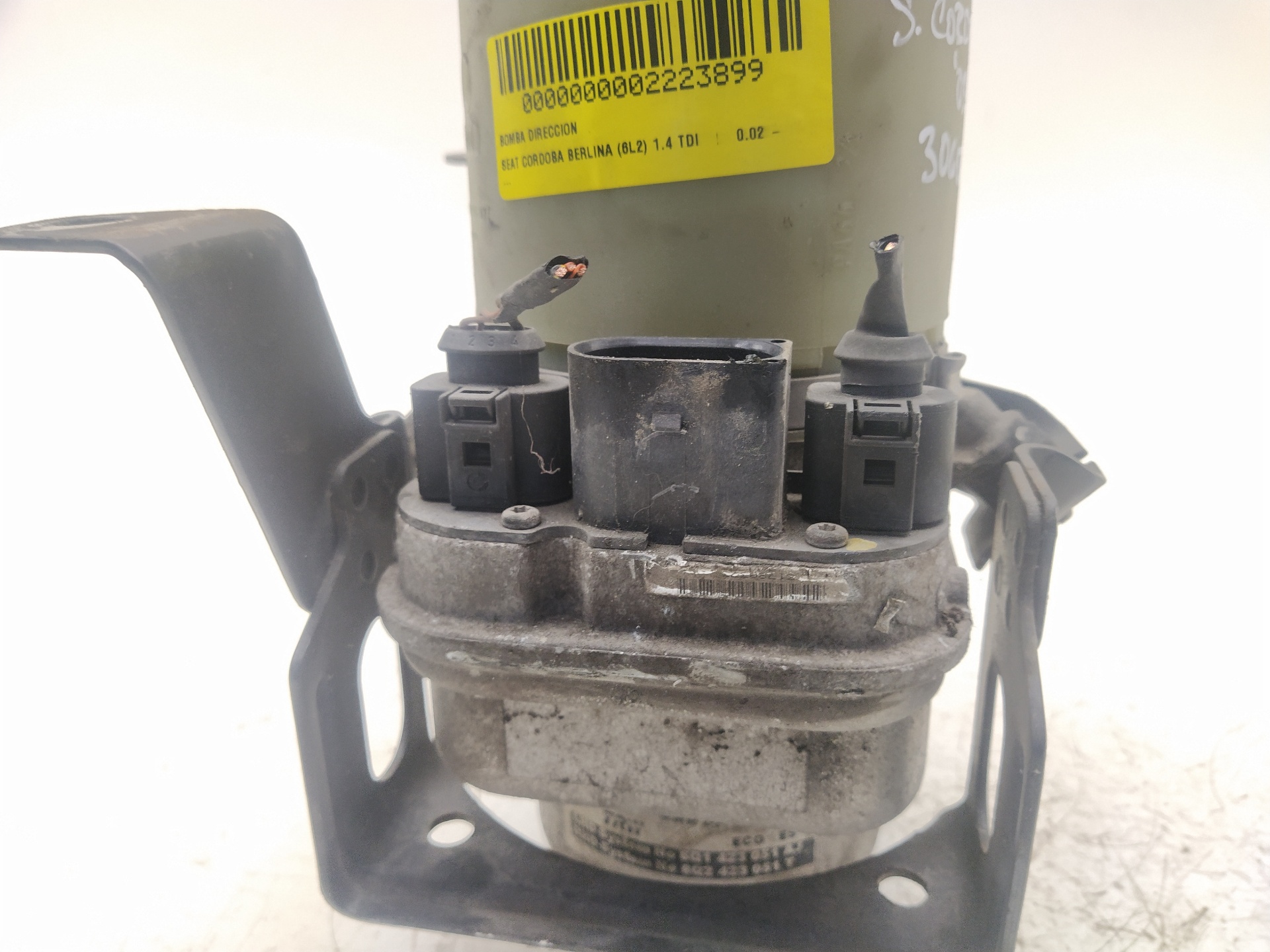 SEAT Cordoba 2 generation (1999-2009) Power Steering Pump 6Q0423156S 21285954