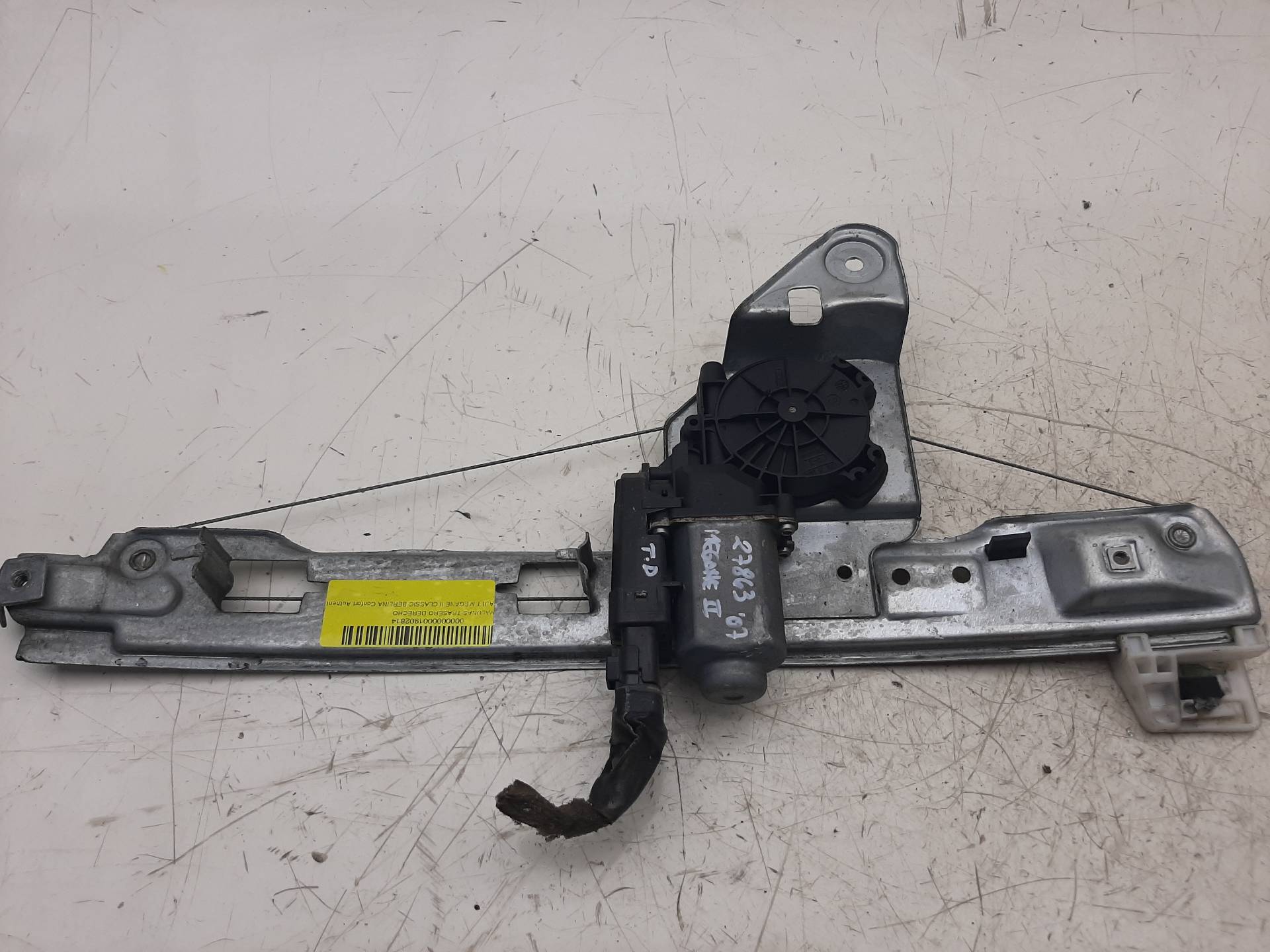 CHEVROLET Megane 3 generation (2008-2020) Rear Right Door Window Regulator 8201010921 23910378