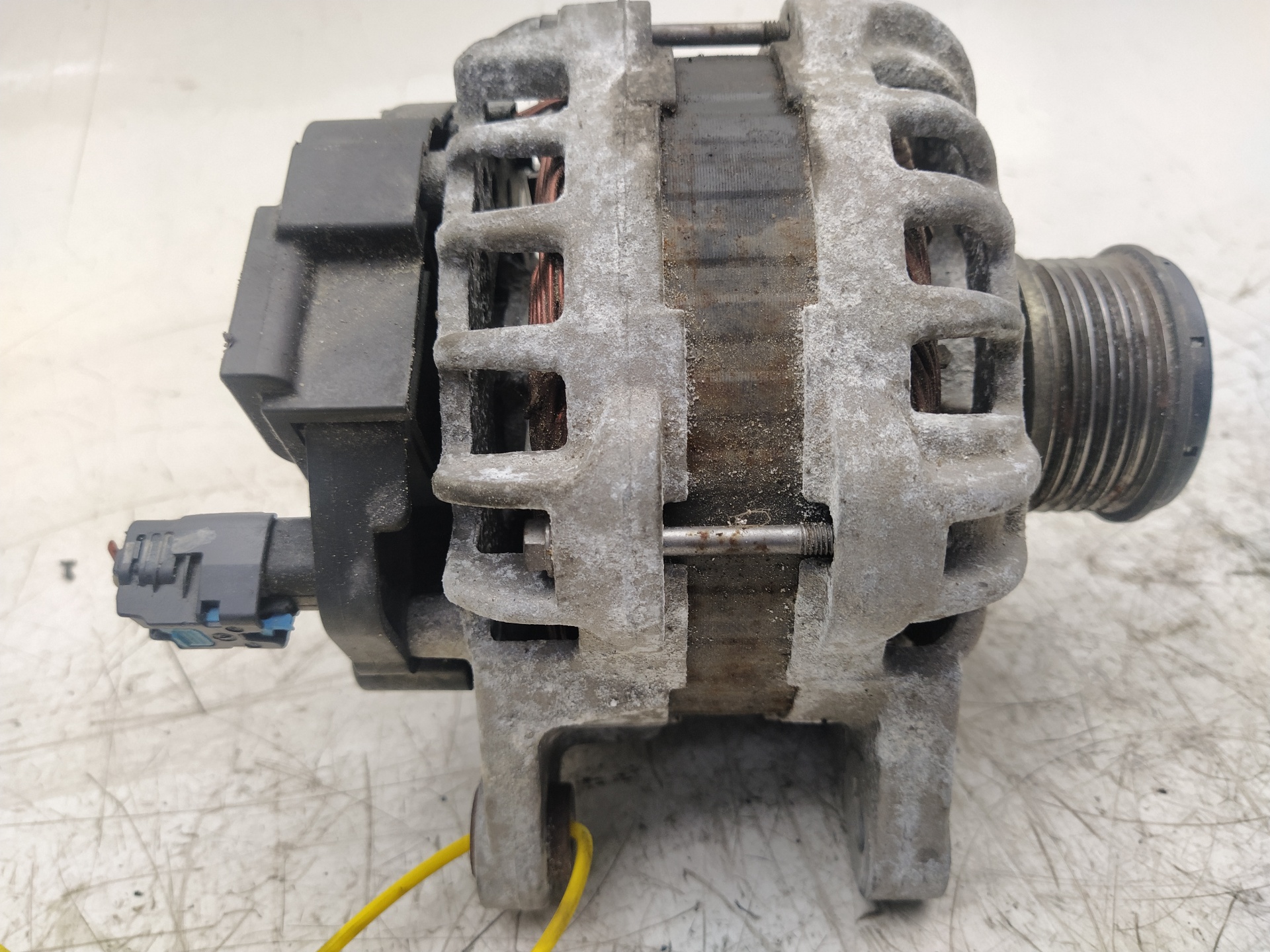 DACIA Logan 2 generation (2013-2020) Alternator 231002949R 25391238