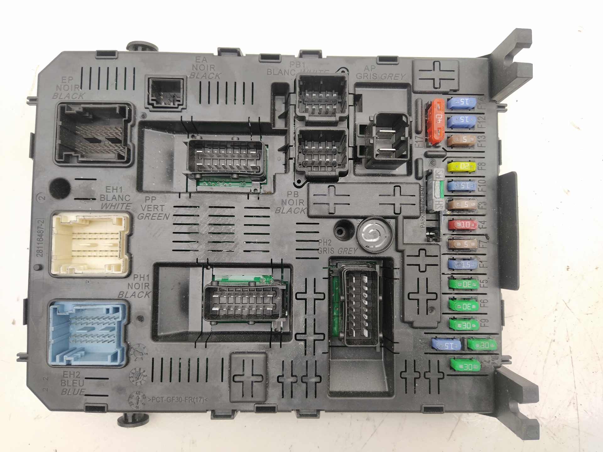 PEUGEOT 3008 1 generation (2010-2016) Fuse Box 281197595 24599119