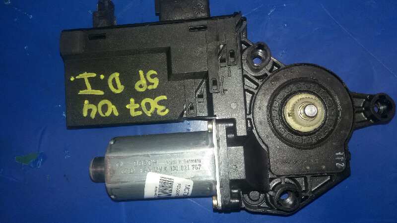 PEUGEOT 307 1 generation (2001-2008) Motor regulator geam ușă stânga față 0130821767 18421638