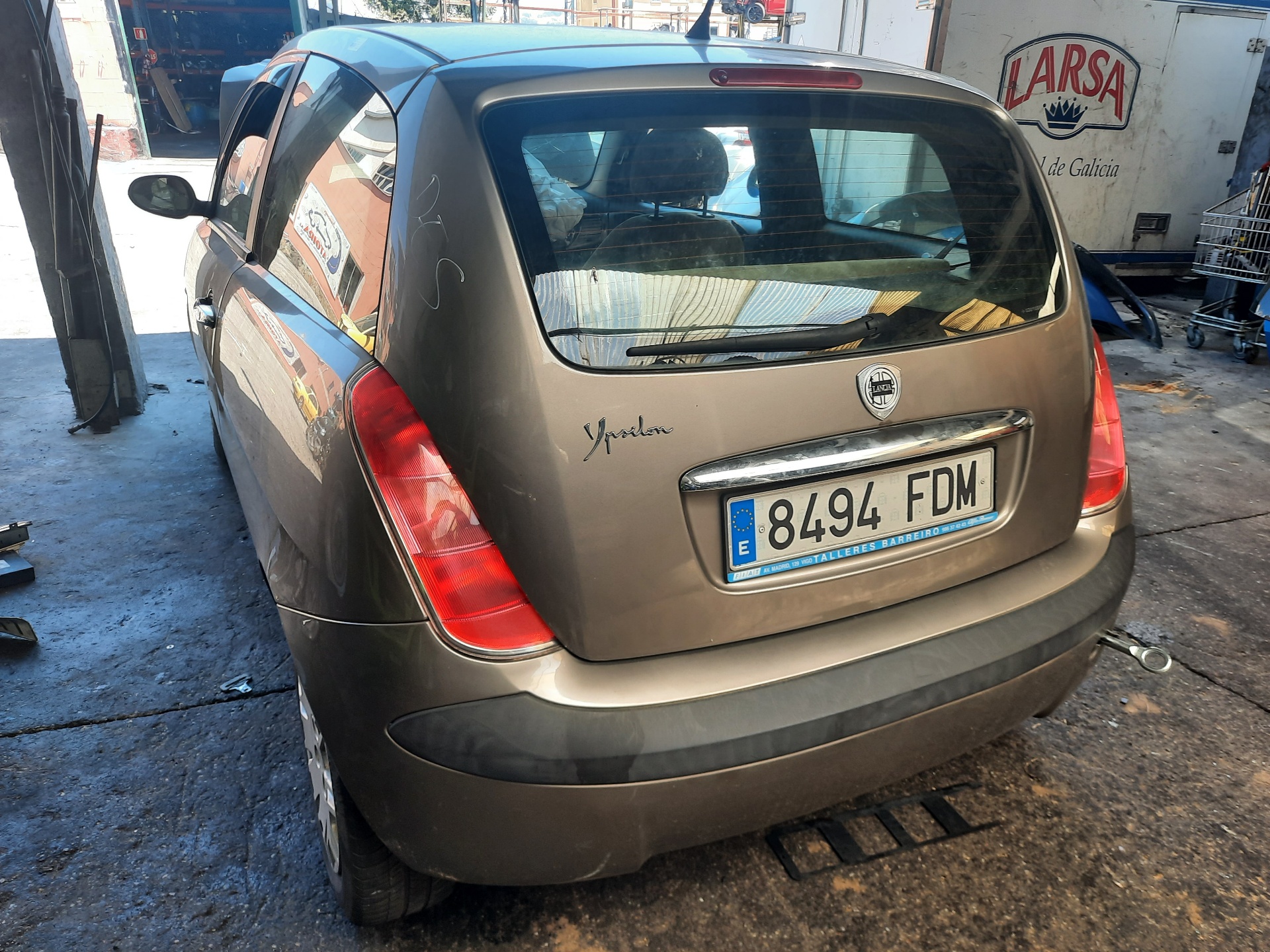 LANCIA Ypsilon II (Type 843)  (2003-2011) Priekinių dešinių durų stiklo pakelėjas 71732828 18604685