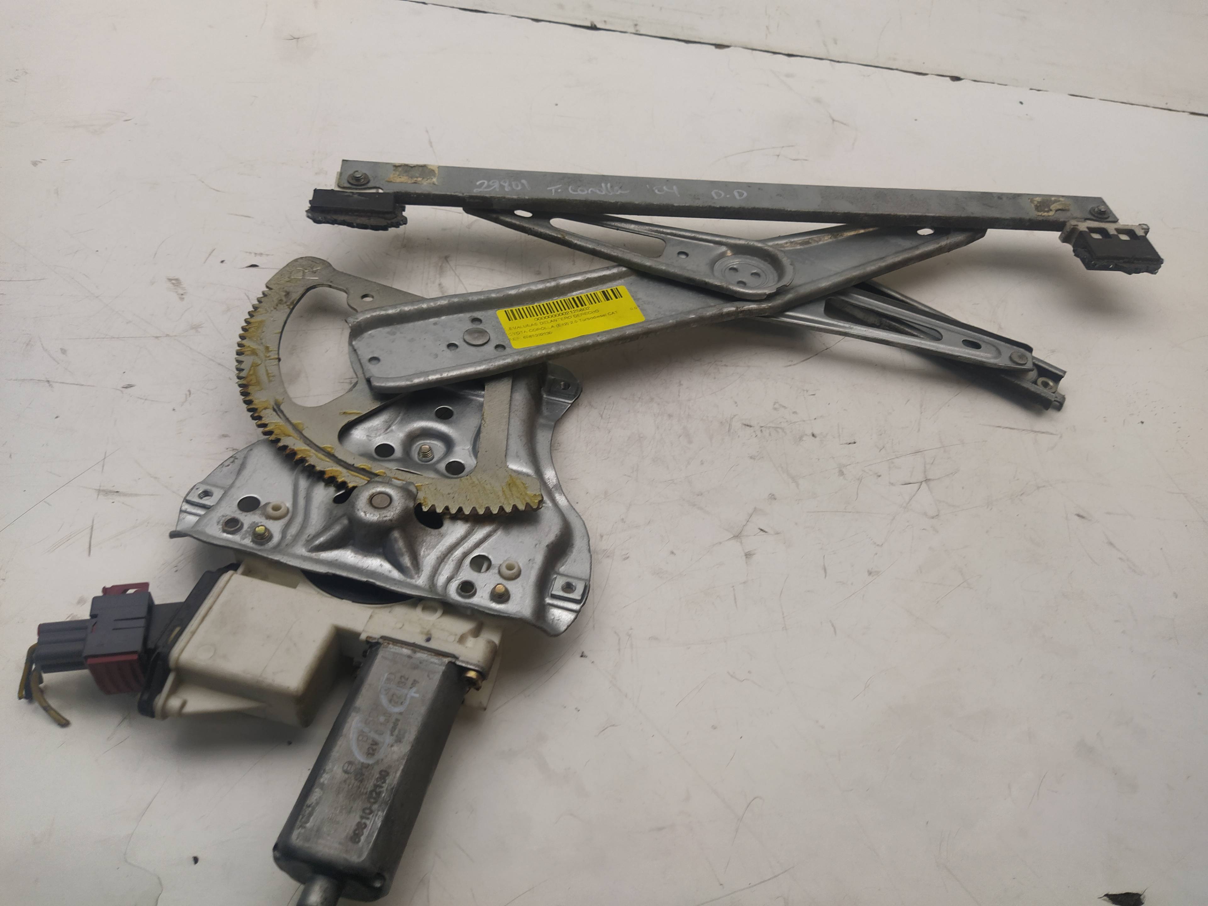 TOYOTA Corolla E120 (2000-2008) Front Right Door Window Regulator 6981002130 18610304