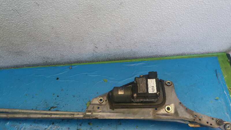 BMW 3 Series E90/E91/E92/E93 (2004-2013) Front Windshield Wiper Mechanism 0390241805 25906997