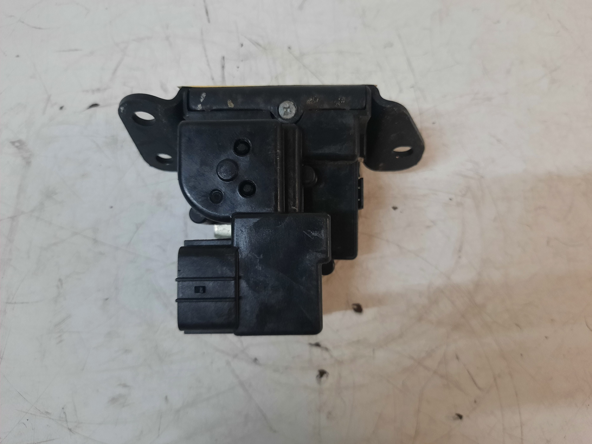 KIA Carens 3 generation (RP) (2013-2019) Tailgate Boot Lock 812302W000 18479000